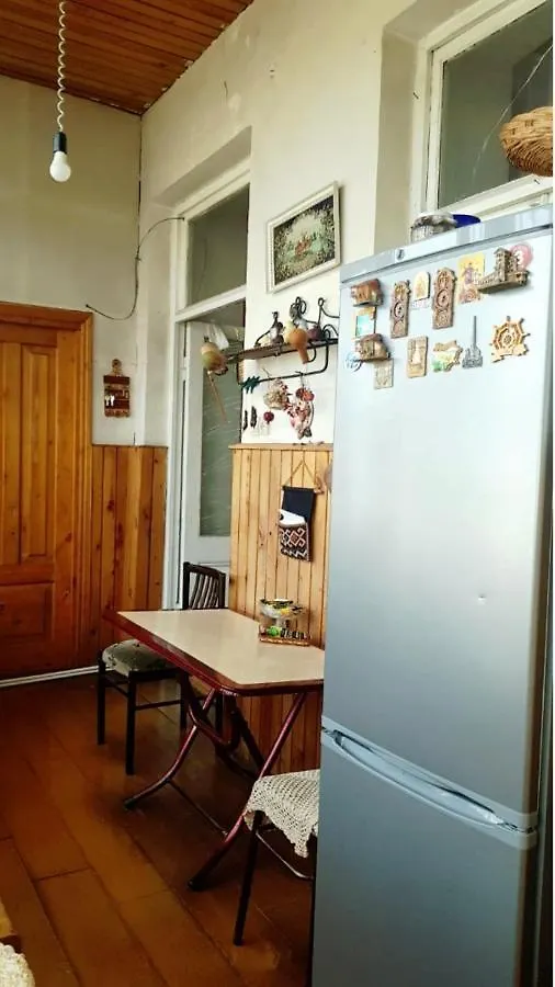 Beautiful 2-Room Apartment Hosted By A Georgian Artist تبليسي
