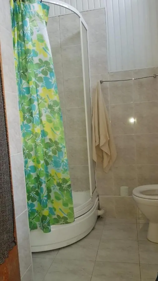 Beautiful 2-Room Apartment Hosted By A Georgian Artist تبليسي